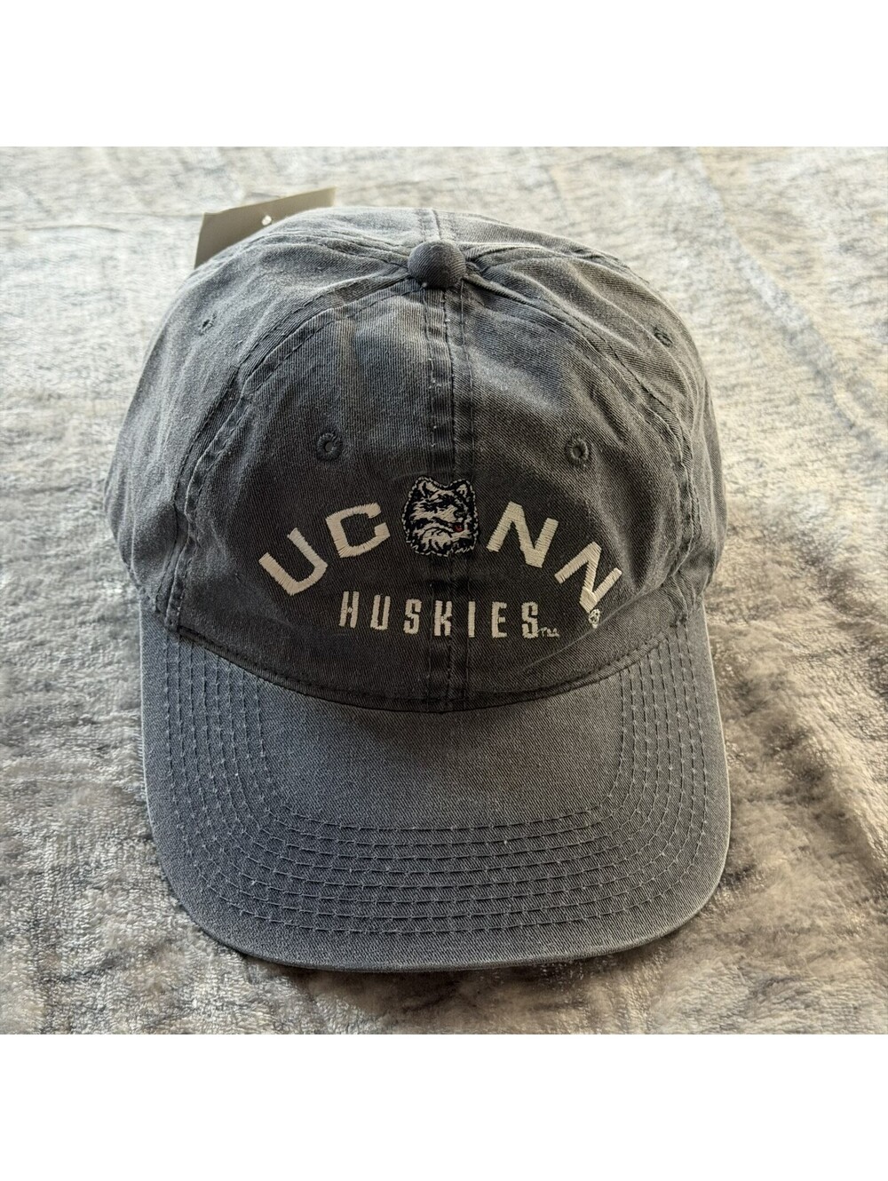 UConn Huskies NCAA Baseball Cap Hat Distressed Blue Adjustable Officially